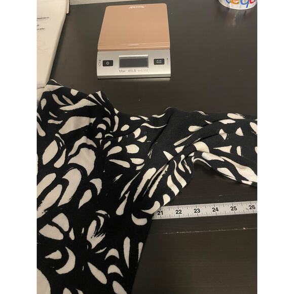 Chicos Sweater Womens Size 3 Black White Open Front Cardigan Abstract Print - Picture 5 of 7